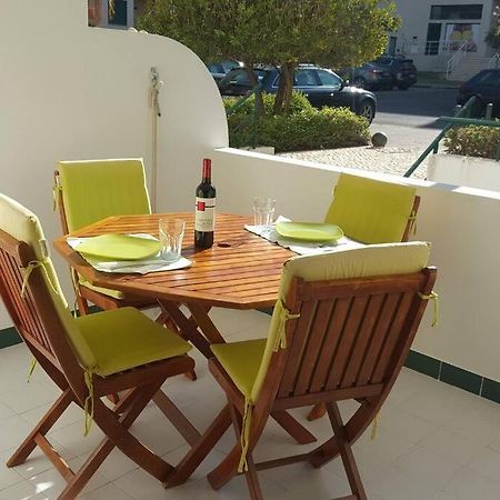 Charming Beachside Apartment- The Perfect Getaway! Albufeira Eksteriør bilde