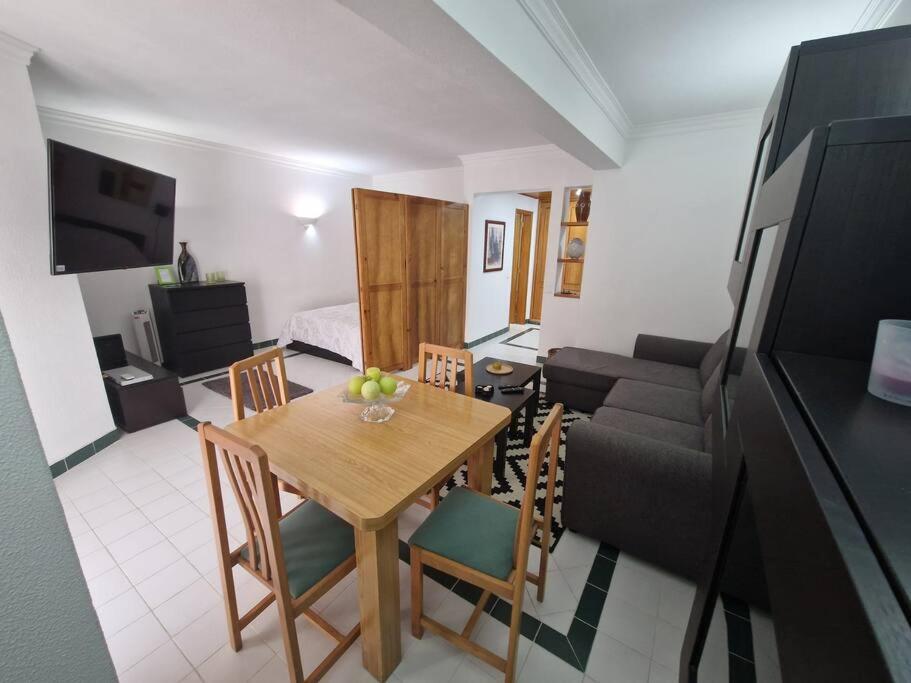 Charming Beachside Apartment- The Perfect Getaway! Albufeira Eksteriør bilde