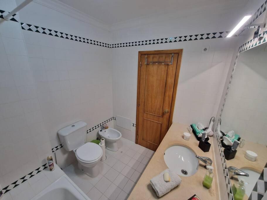 Charming Beachside Apartment- The Perfect Getaway! Albufeira Eksteriør bilde