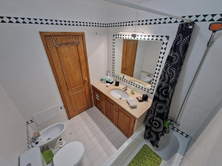 Charming Beachside Apartment- The Perfect Getaway! Albufeira Eksteriør bilde