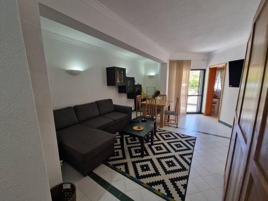 Charming Beachside Apartment- The Perfect Getaway! Albufeira Eksteriør bilde