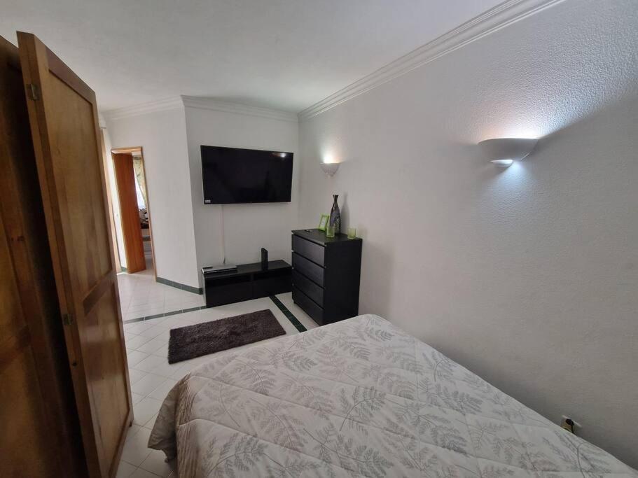 Charming Beachside Apartment- The Perfect Getaway! Albufeira Eksteriør bilde