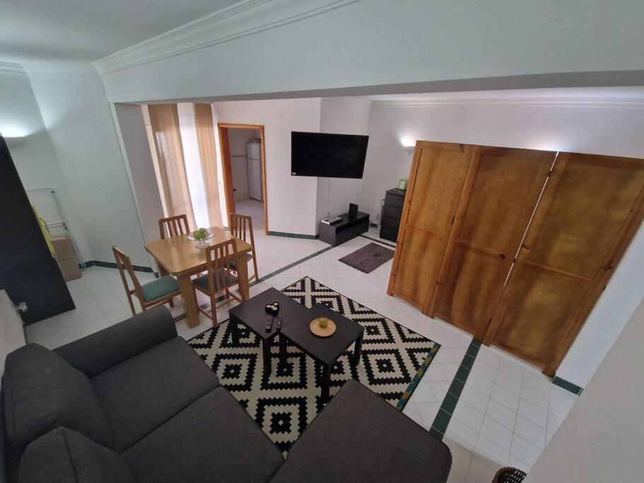 Charming Beachside Apartment- The Perfect Getaway! Albufeira Eksteriør bilde